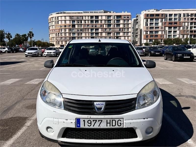 Usado Dacia Sandero Ambiance 75 CV (55 kW) 2011 Blanco Berlina