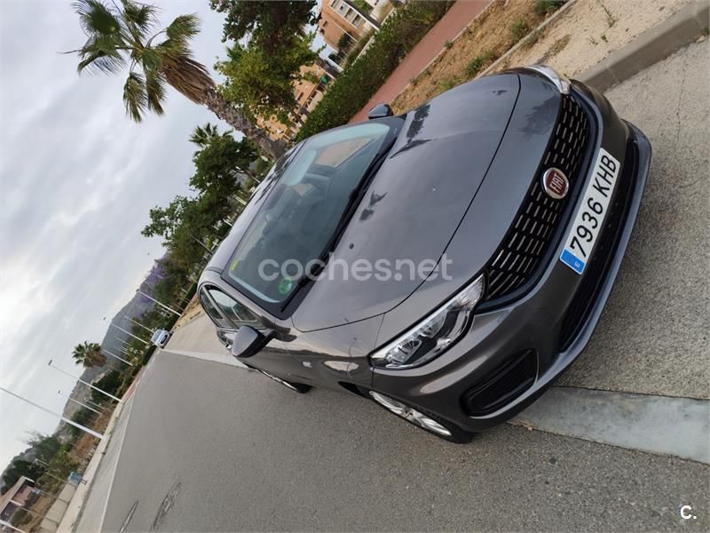 Gris / plata Usado 2018 Fiat Tipo Easy Berlina | 10.290 € (Precio justo) - Imagen 1/4