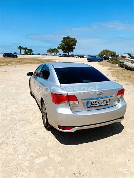 Usado Toyota Avensis Executive 150 CV (110 kW) 2013 Gris / plata Berlina