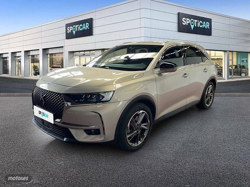 Gris / plata Usado 2021 DS Automobiles DS7 Crossback So Chic SUV | 24.500 € (Buen precio) - Imagen 1/4