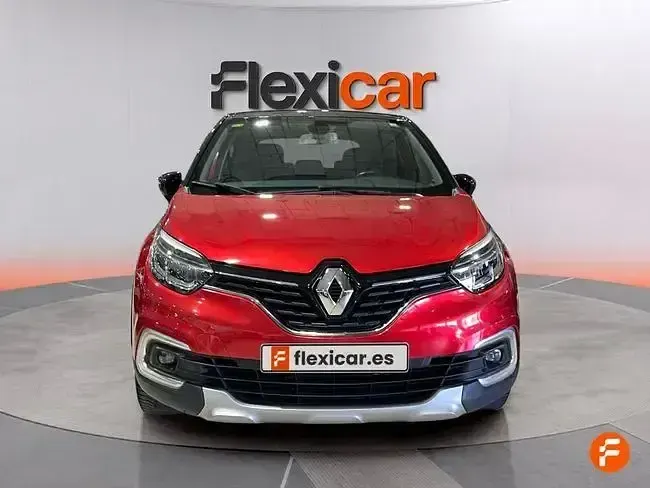 Usado Renault Captur Zen 120 CV (88 kW) 2018 Rojo SUV