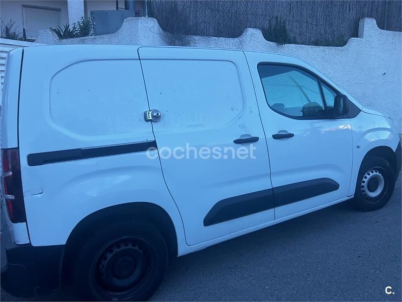 Usado Citroën Berlingo Live 102 CV (75 kW) 2019 Blanco Monovolumen