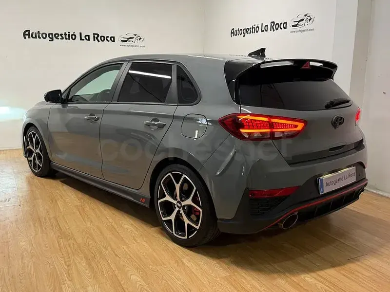 Usado Hyundai i30 250 CV (183 kW) 2021 Gris / plata Berlina