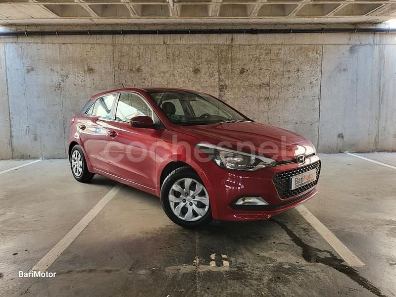 Granate Usado 2016 Hyundai i20 Berlina | 7980 € (Buen precio) - Imagen 1/4