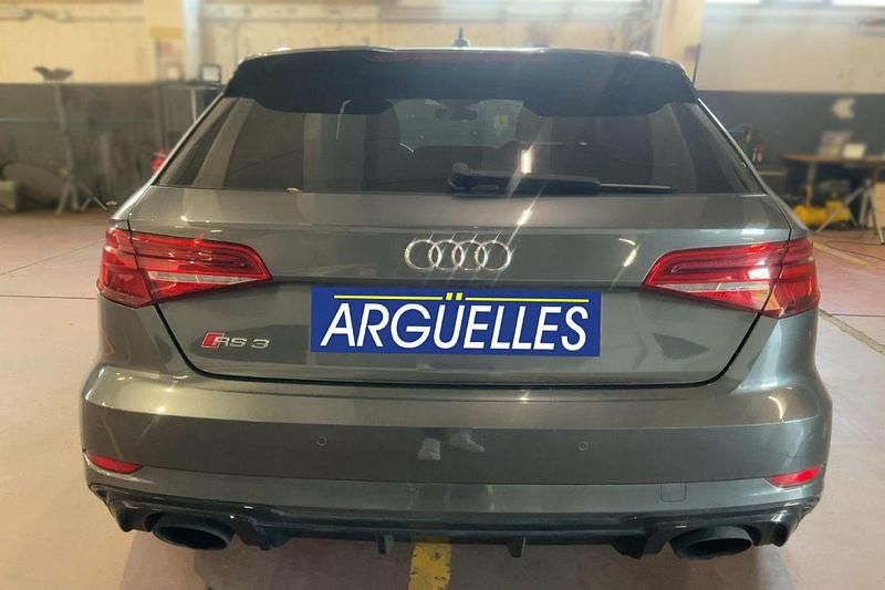 Usado Audi RS3 Sportback Advanced 400 CV (294 kW) 2018 Gris Utilitario