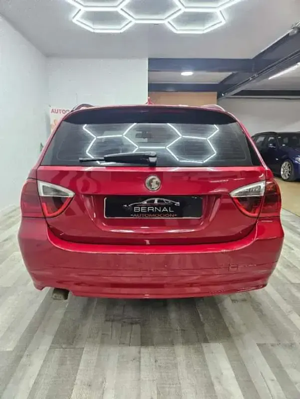 Usado BMW 320 163 CV (119 kW) 2007 Rojo Familiar
