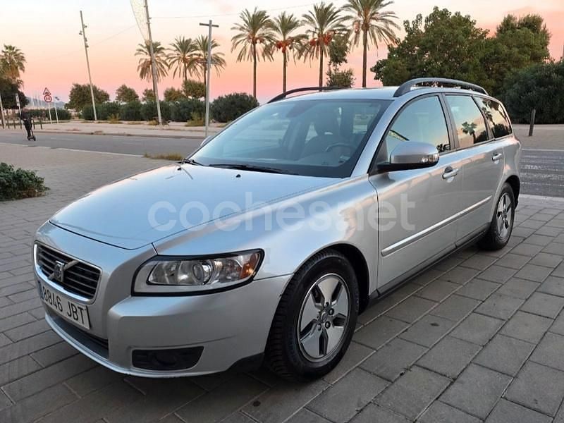 Gris / plata Usado 2010 Volvo V50 Momentum Familiar | 4900 € - Imagen 1/4