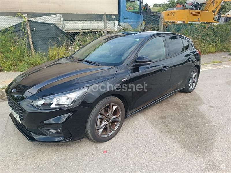 Negro Usado 2022 Ford Focus ST-Line Berlina | 16.900 € (Buen precio) - Imagen 1/4