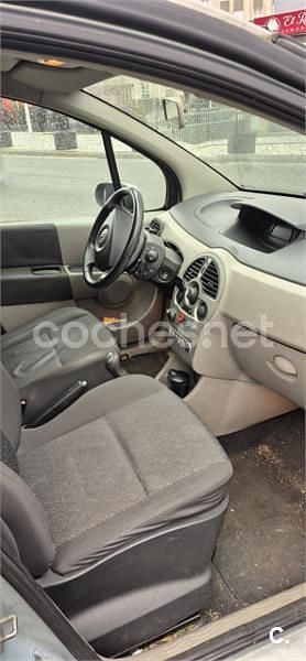Usado Renault Modus Dynamique 98 CV (72 kW) 2005 Gris / plata Monovolumen