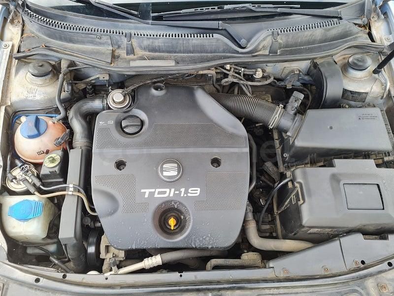 Usado Seat Leon Stella 90 CV (66 kW) 2004 Azul Utilitario