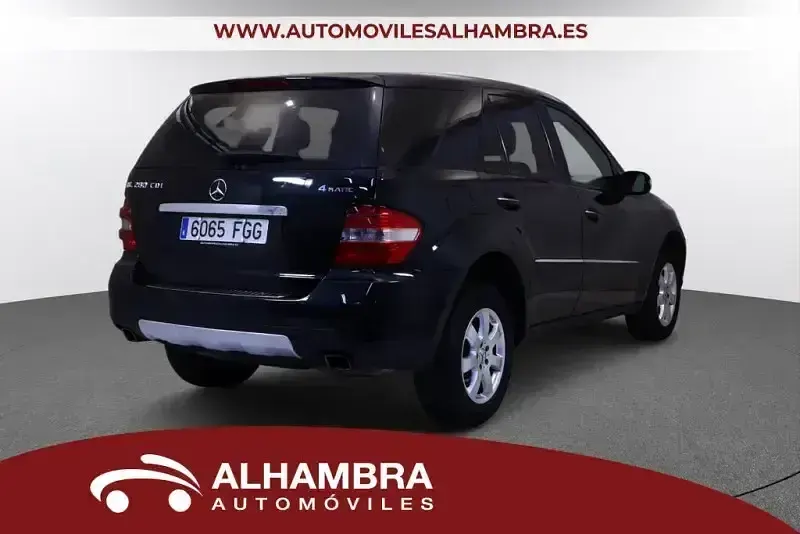 Usado Mercedes ML280 190 CV (139 kW) 2007 Negro SUV