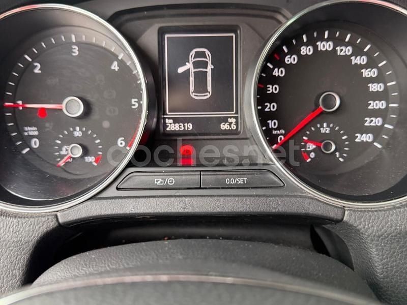 Usado VW Polo Advance 90 CV (66 kW) 2015 Marrón Berlina