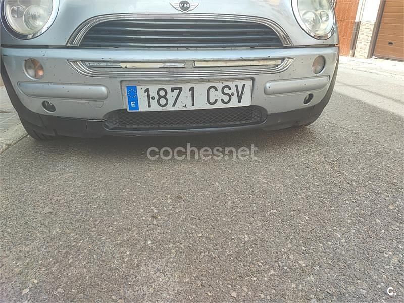 Usado Mini ONE 90 CV (66 kW) 2004 Gris / plata Utilitario
