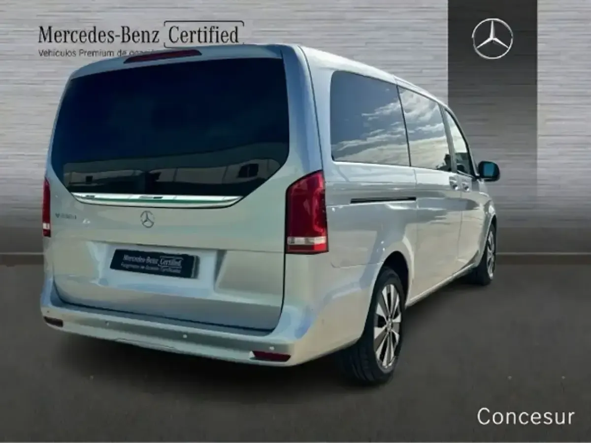 Usado Mercedes V250 190 CV (139 kW) 2023 Plata Monovolumen