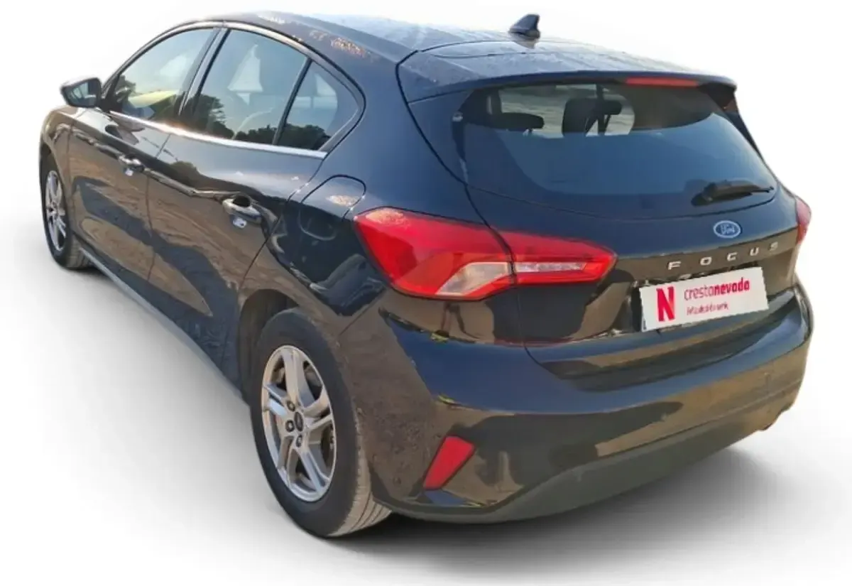Usado Ford Focus Trend 120 CV (88 kW) 2022 Negro