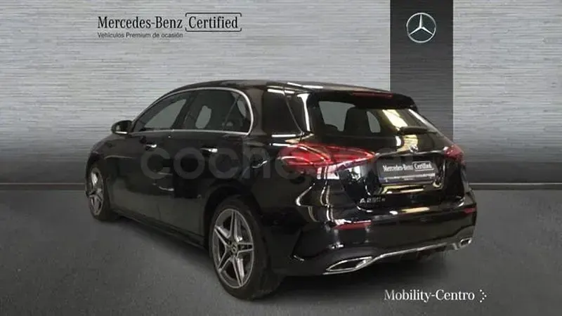 Usado Mercedes A250 218 CV (160 kW) 2024 Negro cosmos Berlina