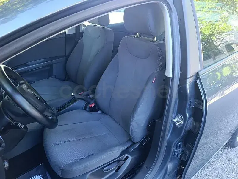 Usado Seat Leon Sport 140 CV (102 kW) 2007 Gris / plata Utilitario