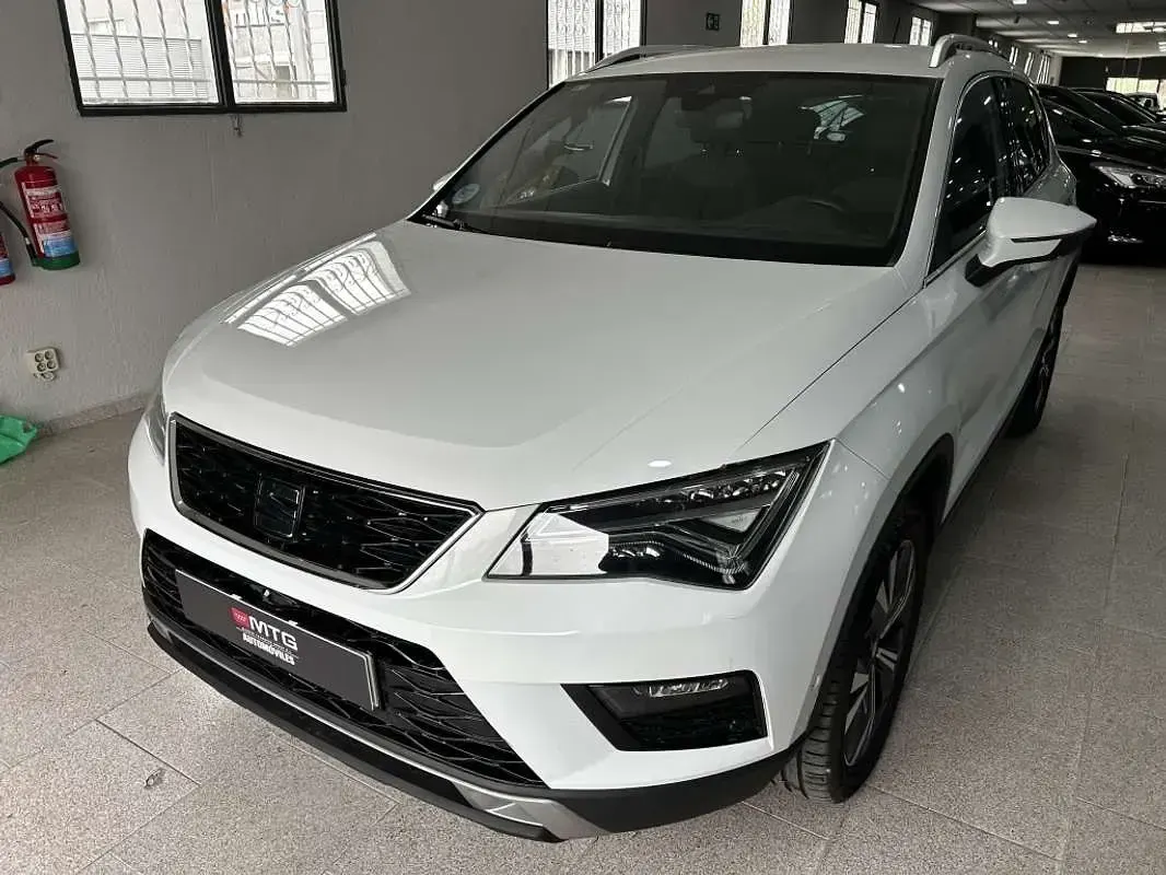 Usado Seat Ateca 4Drive 190 CV (139 kW) 2018 Blanco SUV