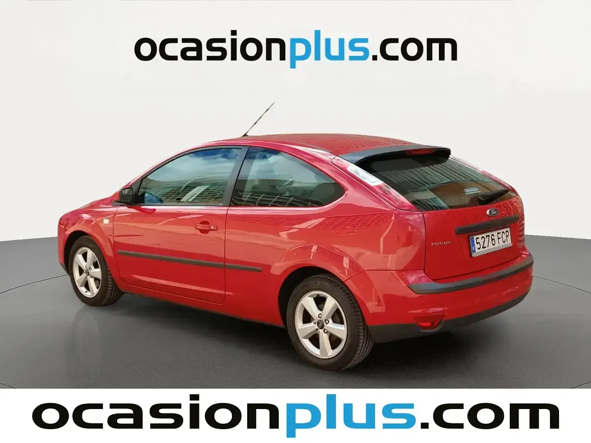 Usado Ford Focus Sport 116 CV (85 kW) 2006 Rojo Utilitario