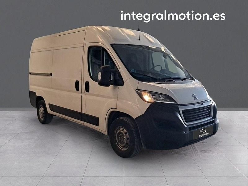 Usado Peugeot Boxer 140 CV (102 kW) 2021 Blanco Van