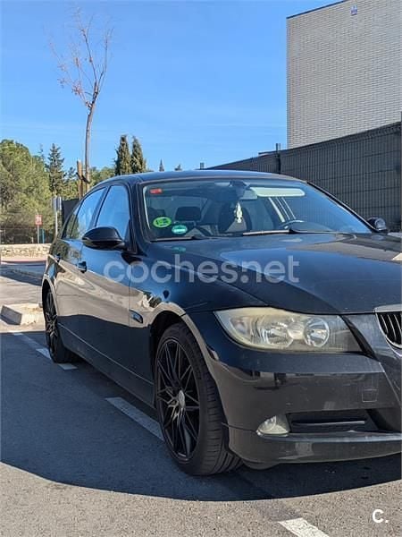 Usado BMW 318 129 HP (94 kW) 2007 Preto Sedan