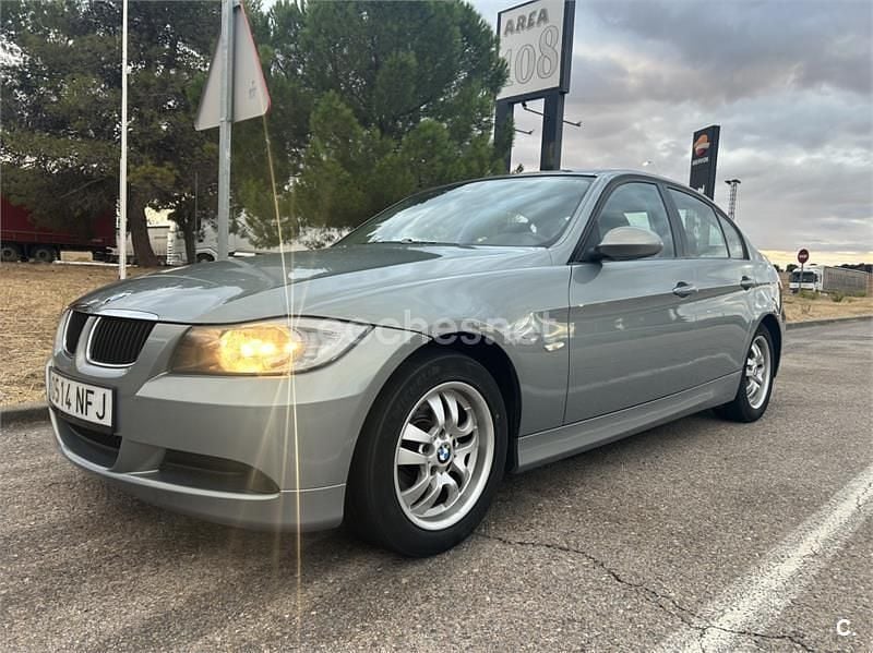 Usado BMW 318 143 CV (105 kW) 2006 Gris / plata Berlina