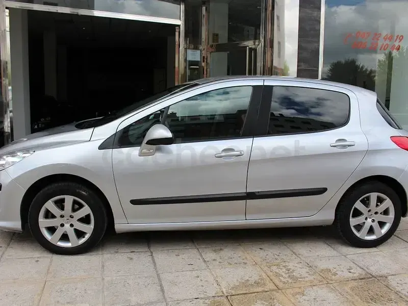 Usado Peugeot 308 120 CV (88 kW) 2007 Gris / plata Utilitario