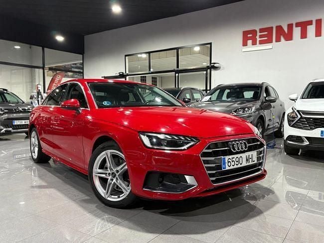 Usado Audi A4 Advanced Plus 136 CV (100 kW) 2023 Rojo Berlina