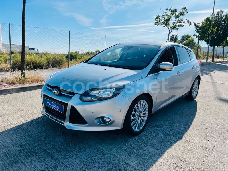 Usado Ford Focus 125 CV (91 kW) 2012 Gris / plata Berlina