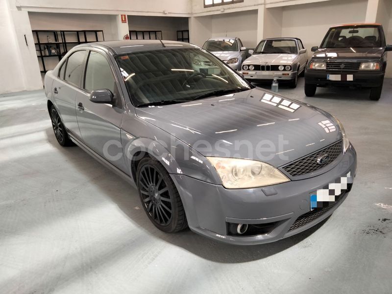 Gris / plata Usado 2002 Ford Mondeo ST Berlina | 8900 € (Un poco caro) - Imagen 1/4