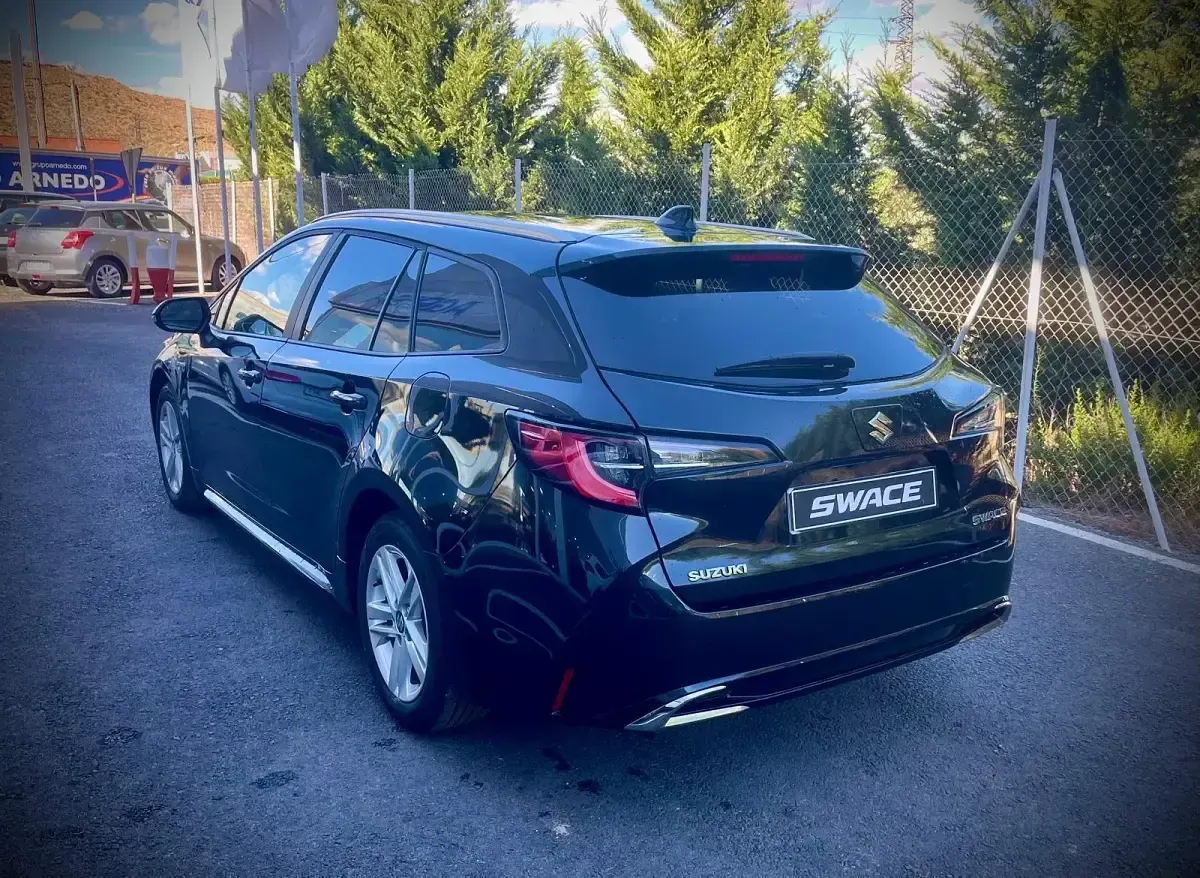 Usado Suzuki Swace 140 CV (102 kW) 2025 Negro Familiar