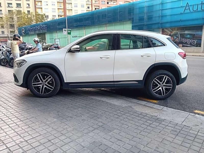 Usado Mercedes GLA250 Progressive 224 CV (164 kW) 2021 Blanco SUV