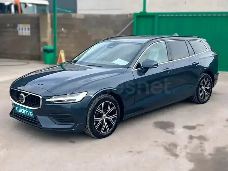 Begagnad Volvo V60 Core 197 HK (144 kW) 2025 Blå Kombi
