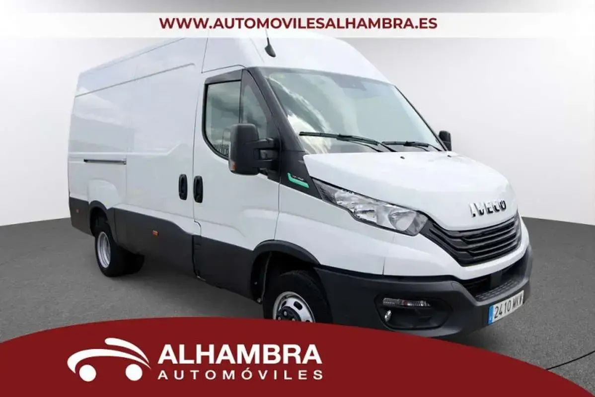 Usado Iveco Daily 136 CV (100 kW) 2024 Van