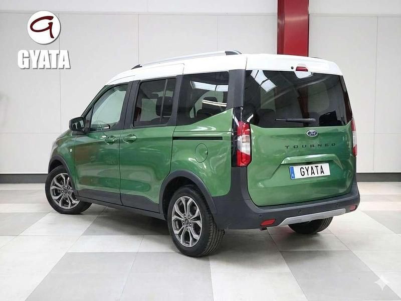 Usado Ford Tourneo Active 125 CV (91 kW) 2025 Verde Van