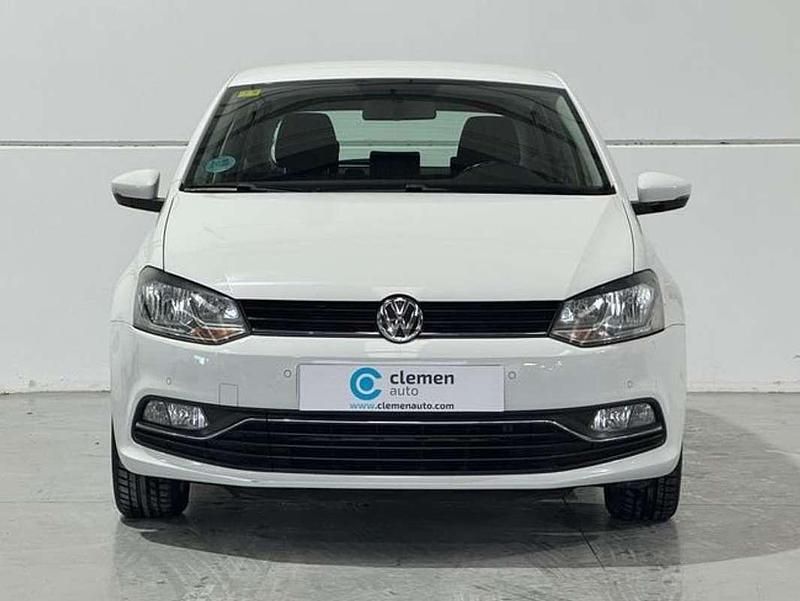 Usado VW Polo Advance 90 CV (66 kW) 2015 Azul Utilitario