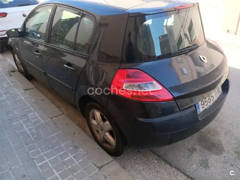 Usado Renault Mégane 100 CV (73 kW) 2007 Negro Berlina