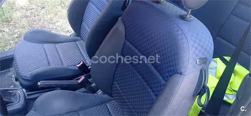 Usado Audi A3 Ambition 110 CV (80 kW) 2000 Azul Utilitario