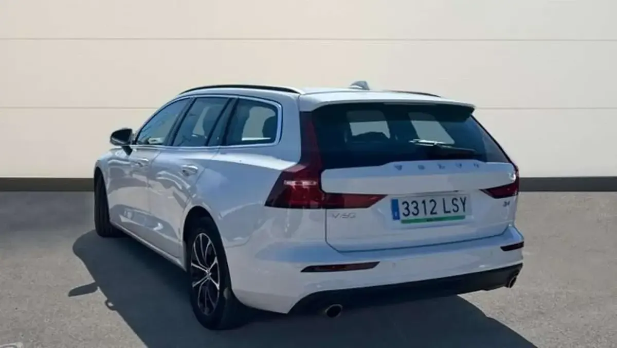 Usado Volvo V60 Momentum 197 CV (144 kW) 2021 Blanco Familiar