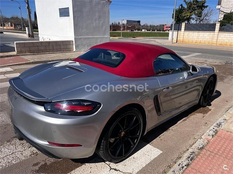 Usado Porsche 718 Boxster 300 CV (220 kW) 2022 Gris / plata Descapotable