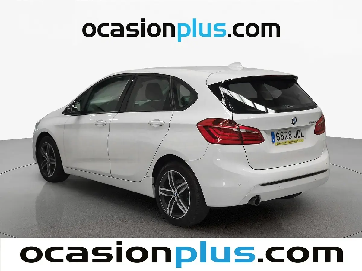 Usado BMW 216 Active Tourer 116 CV (85 kW) 2015 Blanco Monovolumen