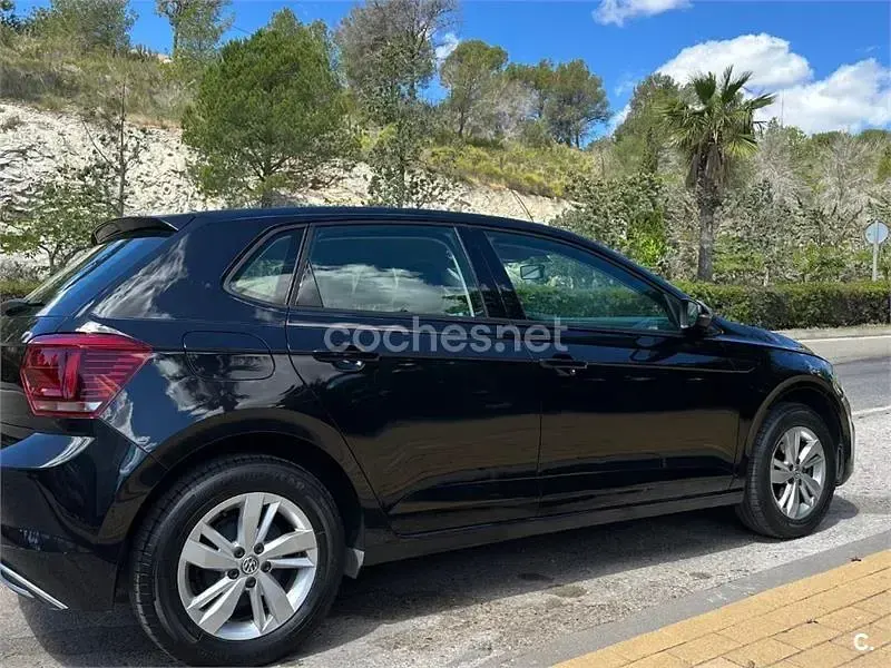 Usado VW Polo Advance 95 CV (69 kW) 2018 Negro Utilitario