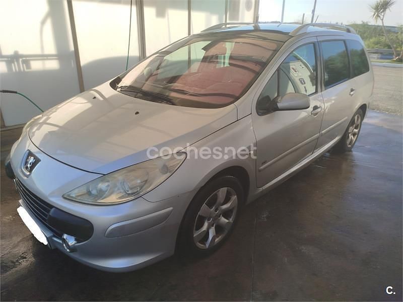 Usado Peugeot 307 90 CV (66 kW) 2006 Gris / plata Familiar