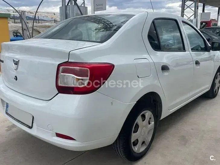 Usado Dacia Logan Ambiance 75 CV (55 kW) 2014 Blanco Berlina