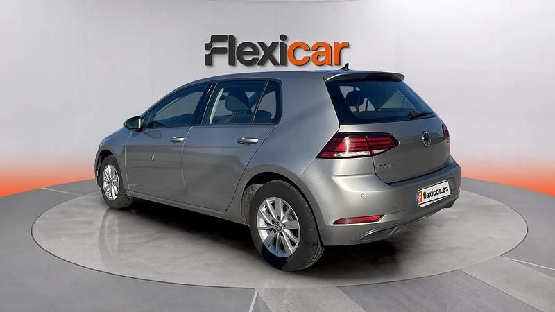 Usado VW Golf VII Advance 116 CV (85 kW) 2020 Gris Berlina