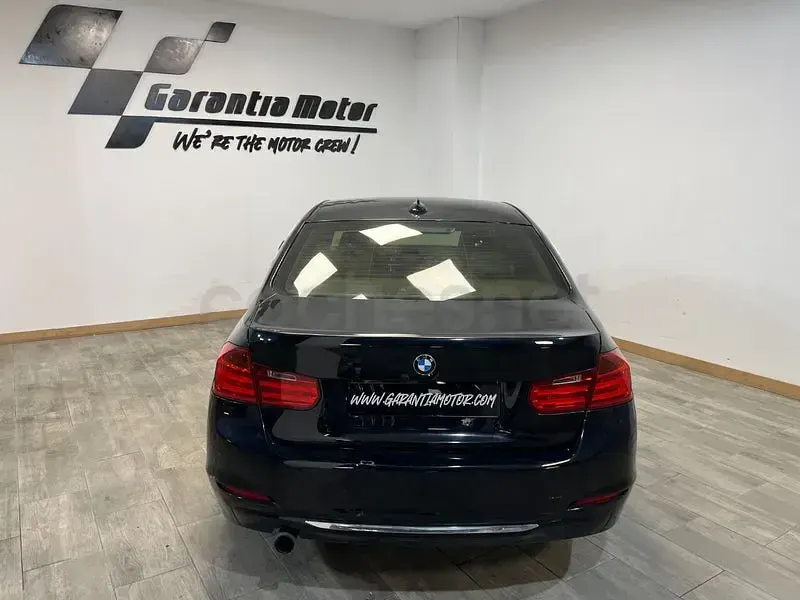Begagnad BMW 316 Luxury Line 116 HK (85 kW) 2013 Svart Sedan