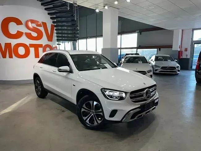 Usado Mercedes GLC300e 320 CV (235 kW) 2021 Blanco SUV