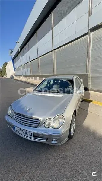 Usado Mercedes C220 Sport Edition 150 CV (110 kW) 2005 Gris / plata Berlina