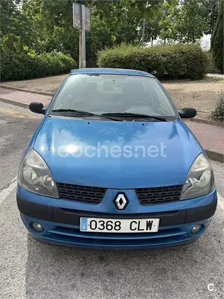 Usado Renault Clio II Expression 75 CV (55 kW) 2003 Azul Berlina