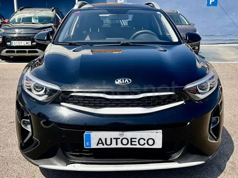 Usado Kia Stonic 100 CV (73 kW) 2021 Negro SUV